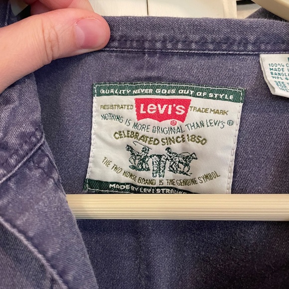 Vintage Levi’s denim button down - Picture 3 of 5